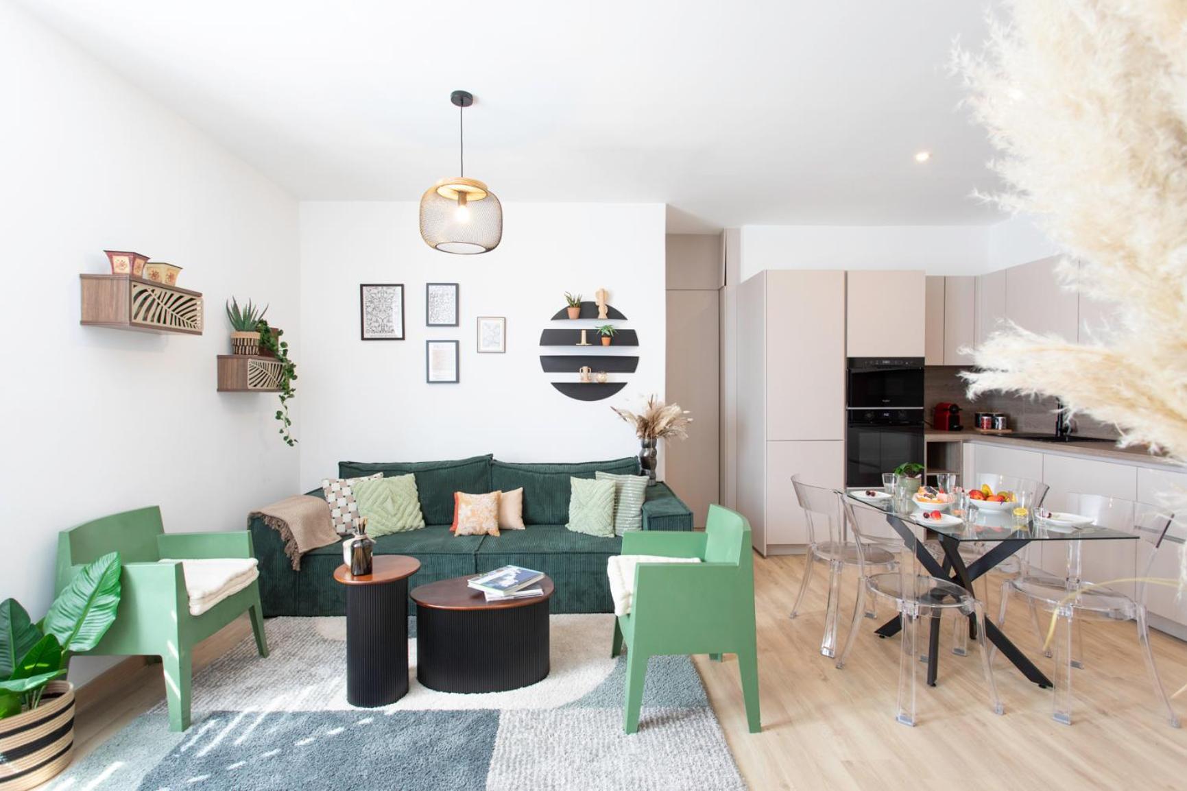 Apartment L52 2bdr Massena Central, 2 Min From The Ac *