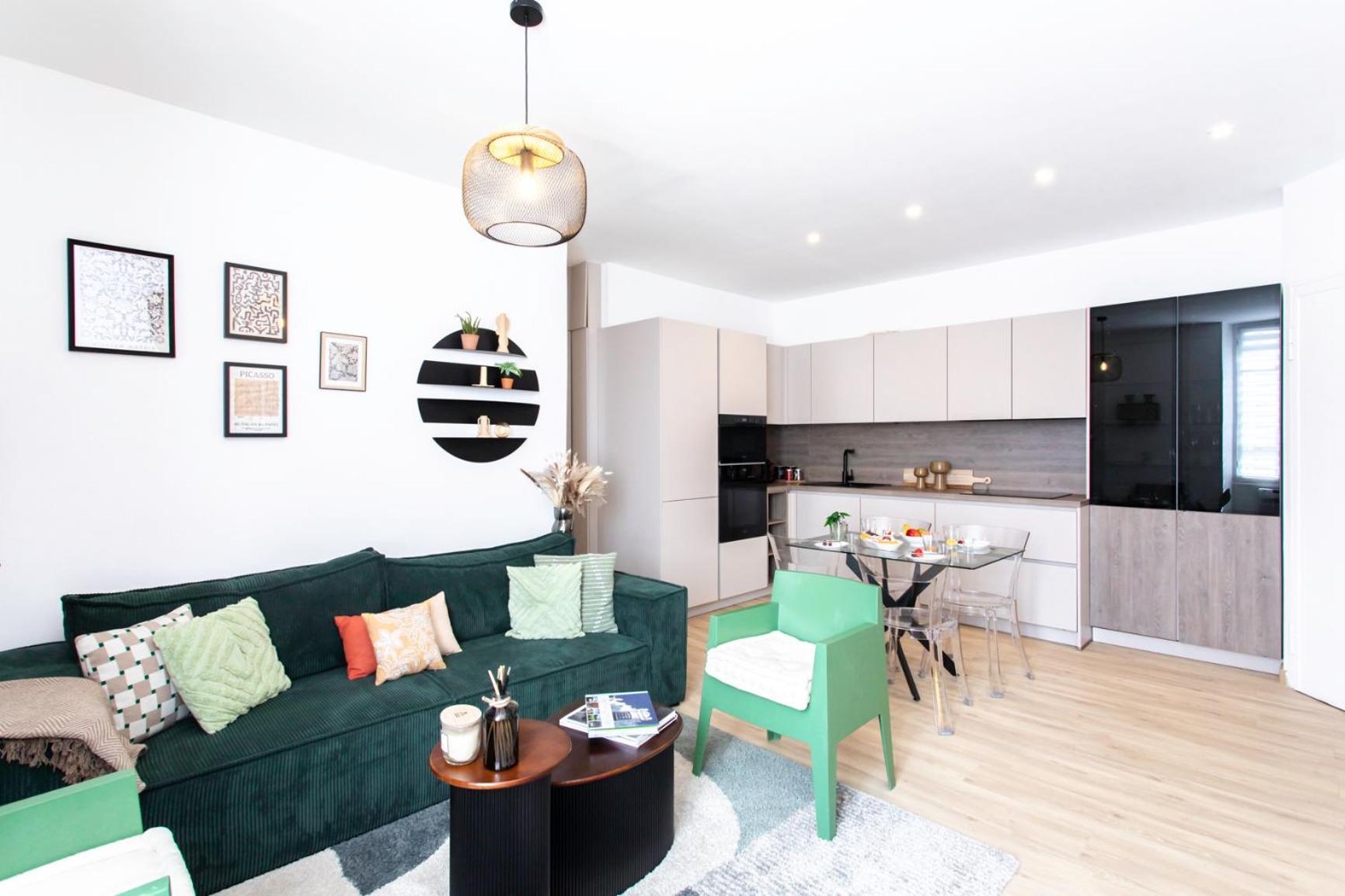 L52 2bdr Massena Central, 2 Min From The Ac Apartment